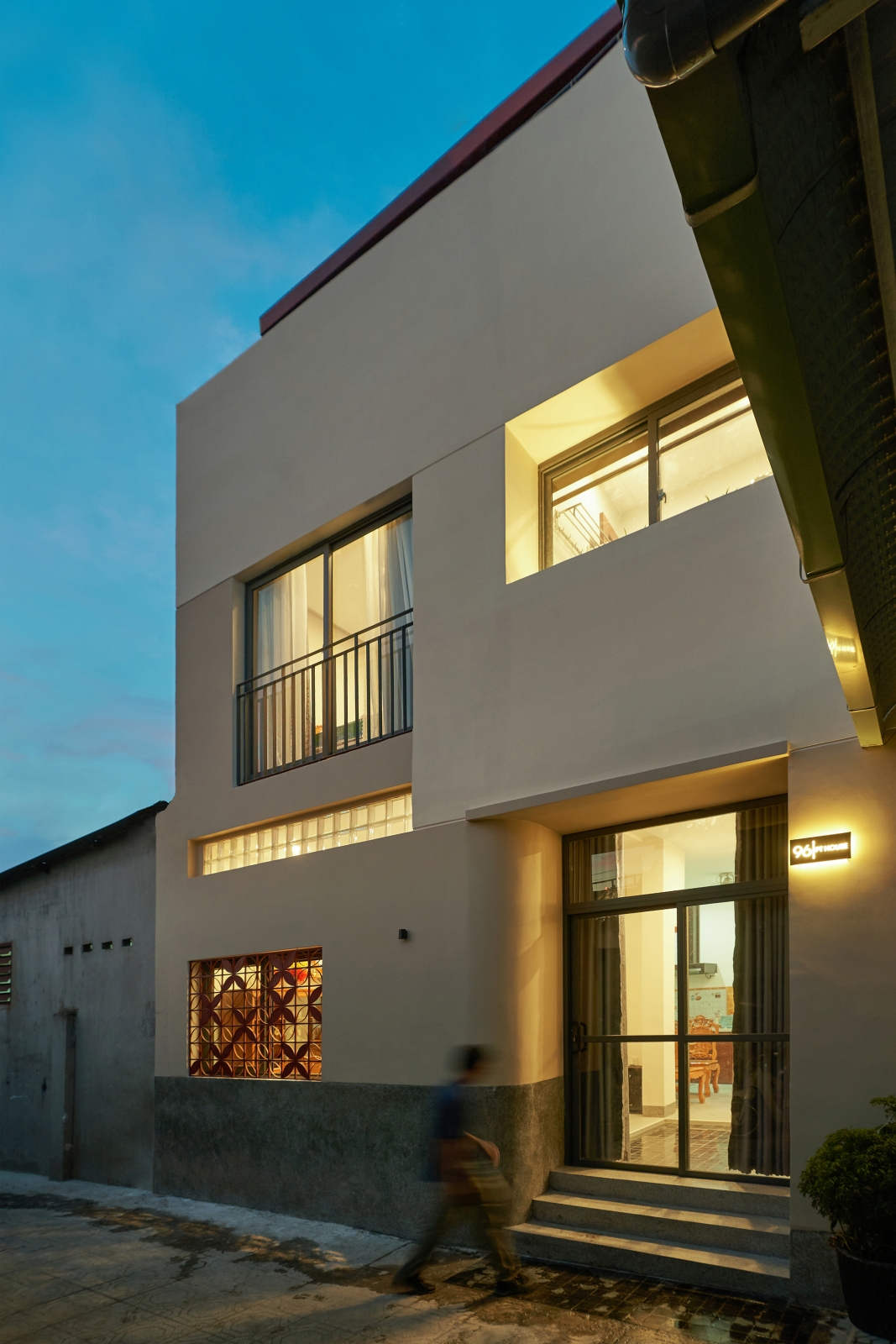 96PT House